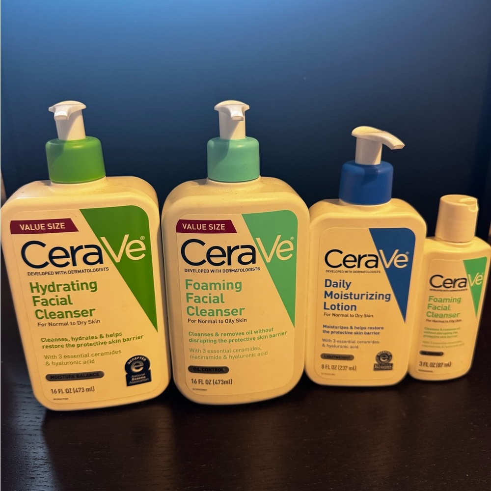 CeraVe Skincare Set - Hydrating and Foaming Cleansers with Moisturizing Lotion